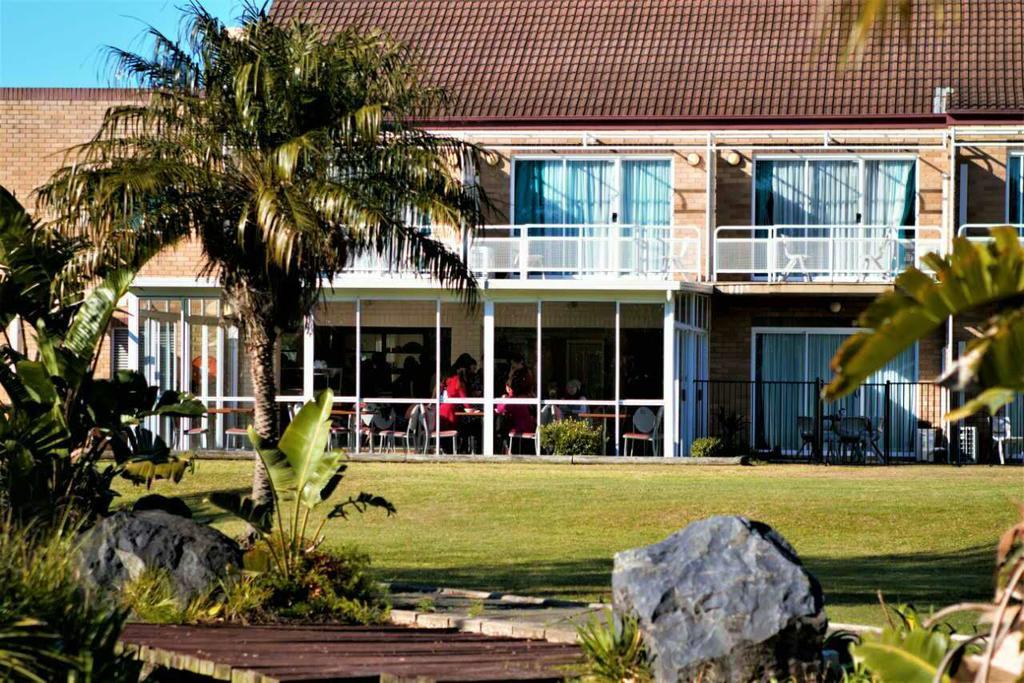 Seaside Garden Retreat Accommodation Wamberal Екстер'єр фото